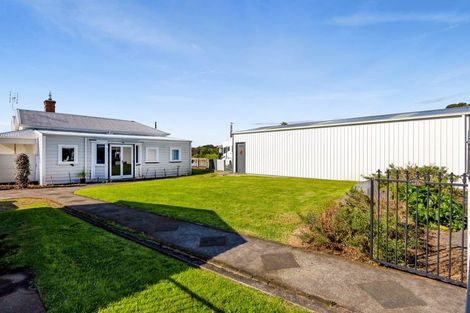 Photo of property in 2 Broadway, Waitara, 4320