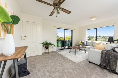 Photo of property in 2/77 Stanley Road, Glenfield, Auckland, 0629