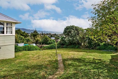 Photo of property in 14 Cumberland Grove, Cannons Creek, Porirua, 5024