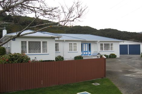 Photo of property in 15 Heath Street, Wainuiomata, Lower Hutt, 5014