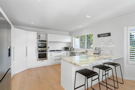 Photo of property in 1/2 Holiday Road, Milford, Auckland, 0620