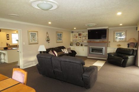 Photo of property in 51 Vogel Place, Waikiwi, Invercargill, 9810