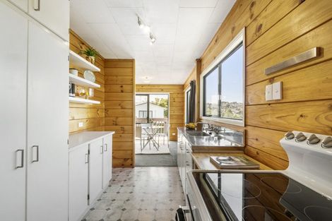 Photo of property in 1/8 Camilla Grove, Totara Vale, Auckland, 0629