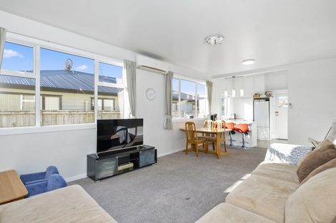 Photo of property in 63a Royal Crescent, Saint Kilda, Dunedin, 9012