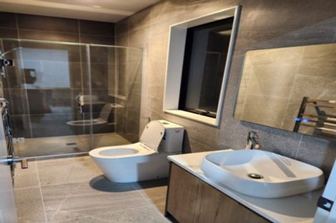 Photo of property in 2a Ballyalton Crescent, Flat Bush, Auckland, 2019