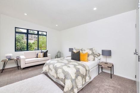 Photo of property in 2/12 Pannill Place, Oteha, Auckland, 0632