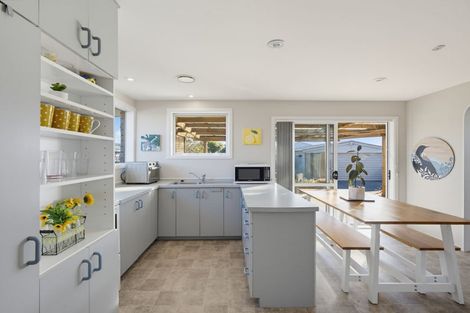 Photo of property in 35 Woodgrove Avenue, North New Brighton, Christchurch, 8083