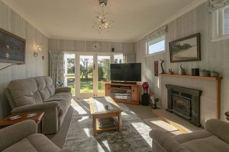 Photo of property in 166 Mill Road, Clive, 4180