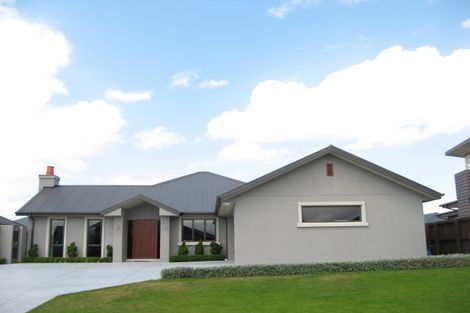 Photo of property in 6 Belgrove Place, Parklands, Christchurch, 8083