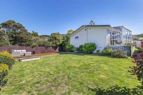 Photo of property in 13 Saint Edmund Crescent, Tawa, Wellington, 5028