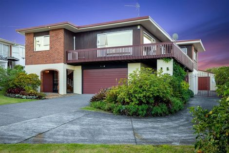 Photo of property in 176 Royal Road, Massey, Auckland, 0614