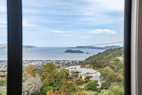 Photo of property in 14 Poto Road, Normandale, Lower Hutt, 5010