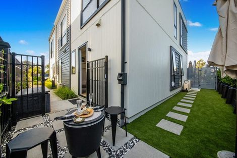 Photo of property in 8 Patariki Way, Beach Haven, Auckland, 0626