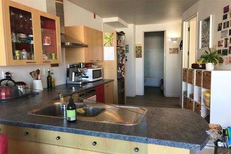 Photo of property in De Vere Apartments, 10/23 Tennyson Street, Te Aro, Wellington, 6011