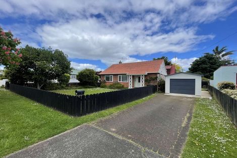 Photo of property in 25 Queensway, Three Kings, Auckland, 1024