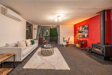 Photo of property in 33 Hartford Crescent, Totara Park, Upper Hutt, 5018