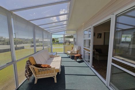 Photo of property in 44 Aylmer Street, Ross, 7812