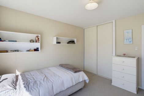 Photo of property in 332 Memorial Avenue, Burnside, Christchurch, 8053