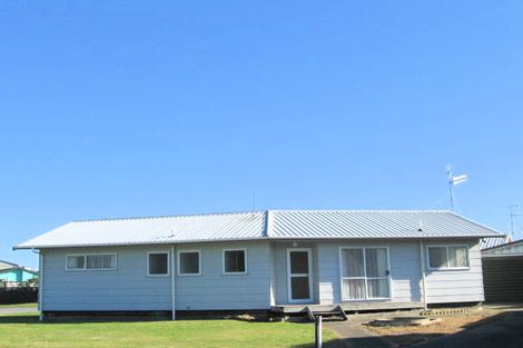 Photo of property in 2 Ross Grove, Paraparaumu, 5032
