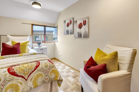 Photo of property in 2/21 Sunderlands Road, Half Moon Bay, Auckland, 2012