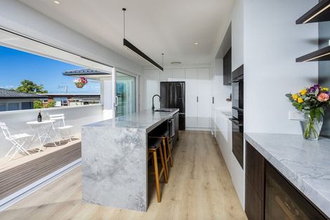 Photo of property in 13 Hume Drive, Hillcrest, Auckland, 0627