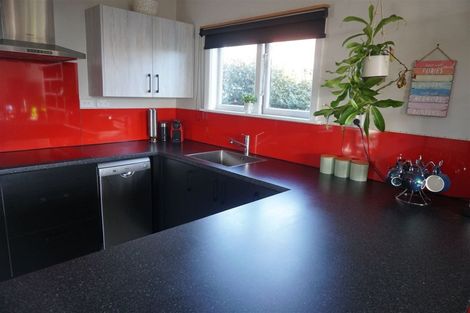 Photo of property in 146 Wainoni Road, Avondale, Christchurch, 8061