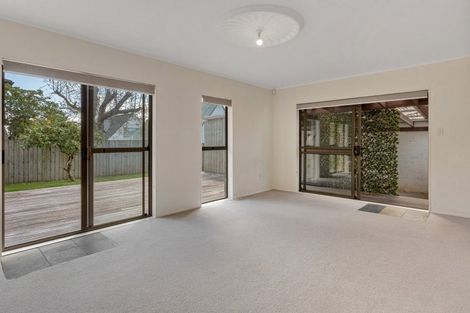 Photo of property in 2/125 Pigeon Mountain Road, Half Moon Bay, Auckland, 2012
