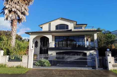 Photo of property in 46 Waimanu Bay Drive, Te Atatu Peninsula, Auckland, 0610