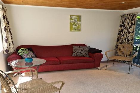 Photo of property in 10-12 Glenesk Road, Piha, New Lynn, 0772