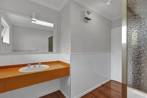 Photo of property in 83a Eliot Street, New Plymouth, 4310