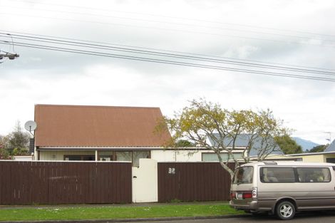 Photo of property in 2/32 Cowling Road, Hurdon, New Plymouth, 4310