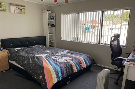 Photo of property in 1/4 Avalon Place, Glenfield, Auckland, 0629