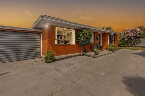 Photo of property in 2/151 Northcote Road, Northcote, Christchurch, 8052