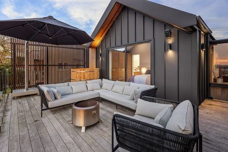 Photo of property in 50 Tiri Road, Manly, Whangaparaoa, 0930