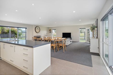 Photo of property in 86 Kupe Drive, Whitianga, 3510