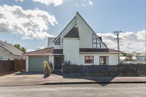 Photo of property in 37 Weraroa Road, Levin, 5510