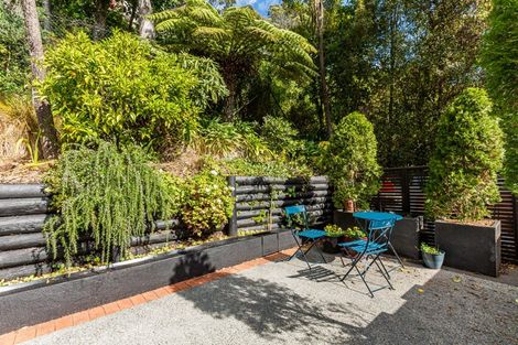 Photo of property in 52 Walter Road, Lowry Bay, Lower Hutt, 5013