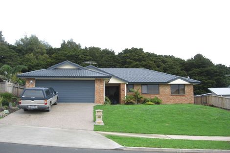 Photo of property in 22 Ysabel Crescent, The Gardens, Auckland, 2105