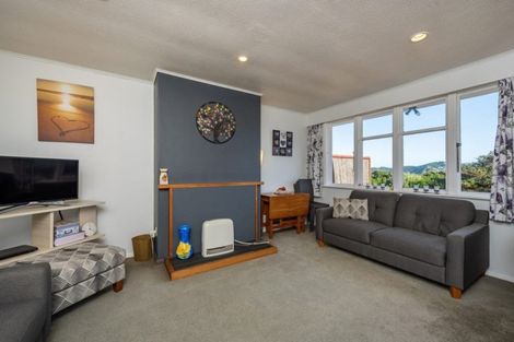 Photo of property in 52 Raukawa Street, Strathmore Park, Wellington, 6022