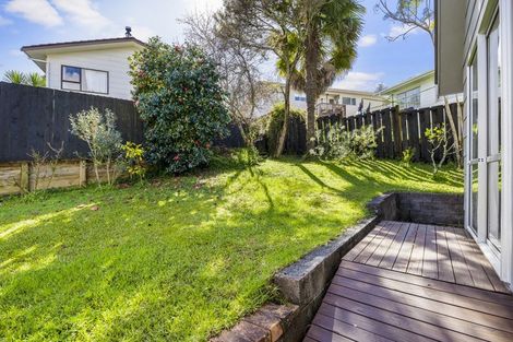 Photo of property in 2/19 Simon Ellice Drive, Bayview, Auckland, 0629