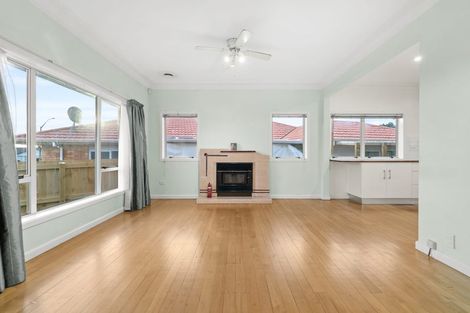 Photo of property in 2 Kelvyn Grove, Manurewa, Auckland, 2102