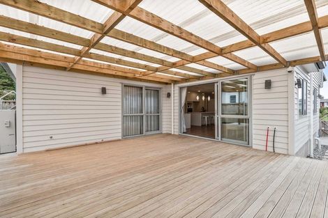 Photo of property in 27 Casheltown Way, Flat Bush, Auckland, 2019