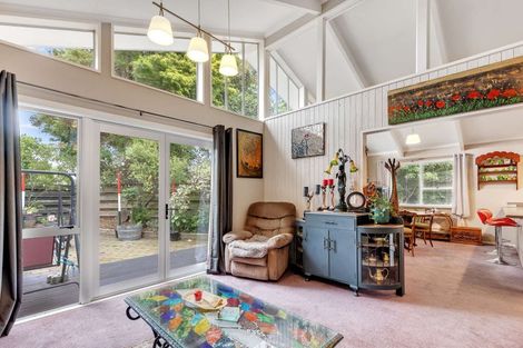 Photo of property in 16 Antrim Place, Hokowhitu, Palmerston North, 4410