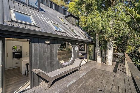 Photo of property in 43 Kohu Road, Titirangi, Auckland, 0604