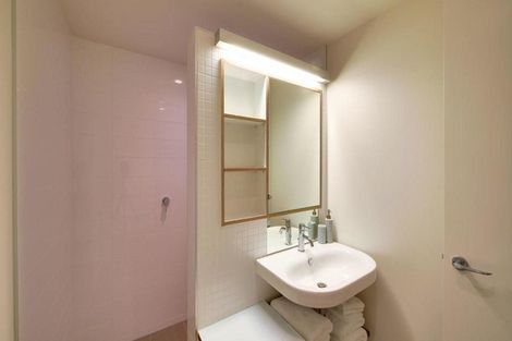 Photo of property in Piermont Apartments, 4e/82 Cable Street, Te Aro, Wellington, 6011