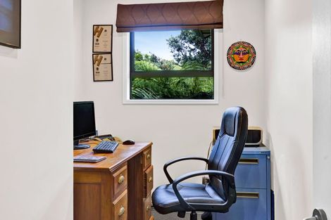 Photo of property in 271 Henwood Road, Paraite, New Plymouth, 4372