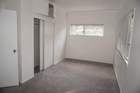 Photo of property in 8 Edgeworth Road, Glenfield, Auckland, 0629