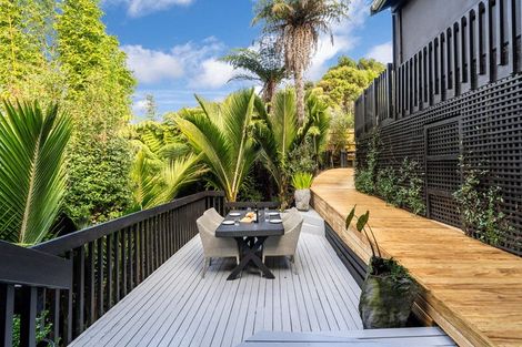 Photo of property in 2/33 Sapphire Place, Bayview, Auckland, 0629