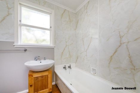 Photo of property in 28 Henare Street, West End, Palmerston North, 4412