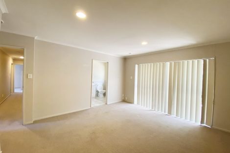 Photo of property in 21 Villino Place, Randwick Park, Auckland, 2105